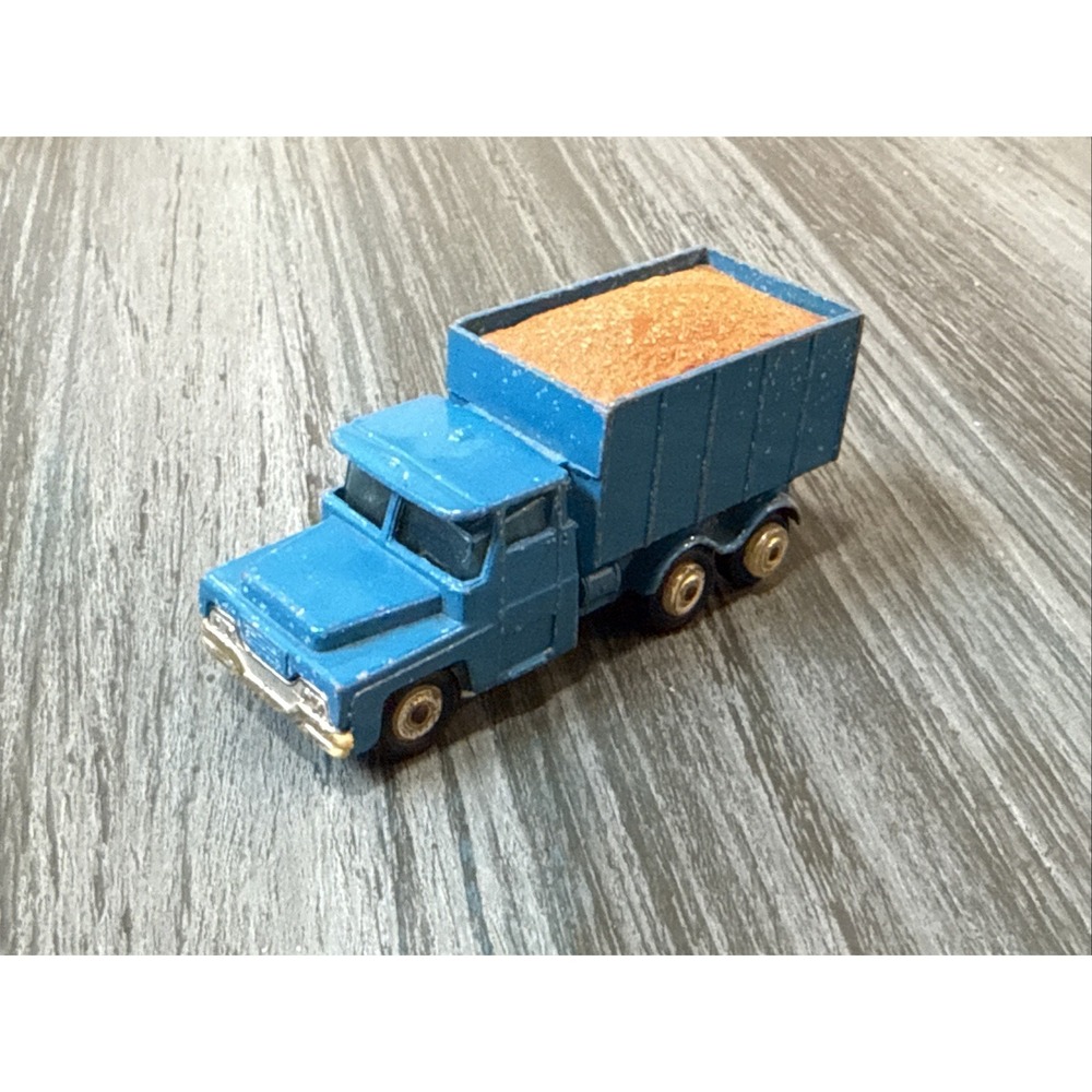 Vintage 1960s Husky Red Guy Warrior Sand Dump Truck Made In Great Britian Toy